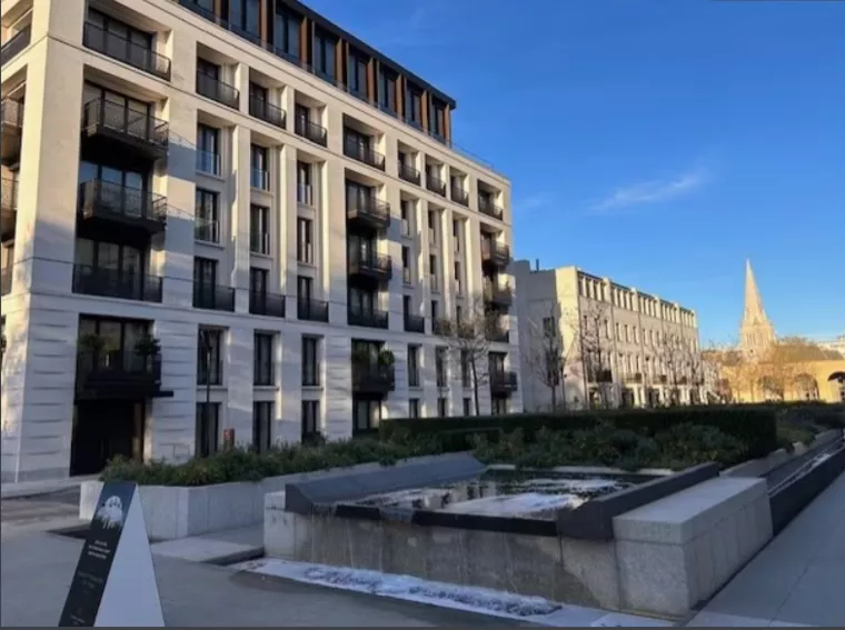 Олигарх Ринат Ахметов в 2021 году из-за оффшорной компании приобрел элитную недвижимость в центре столицы Великобритании | Фото: Радио Свобода